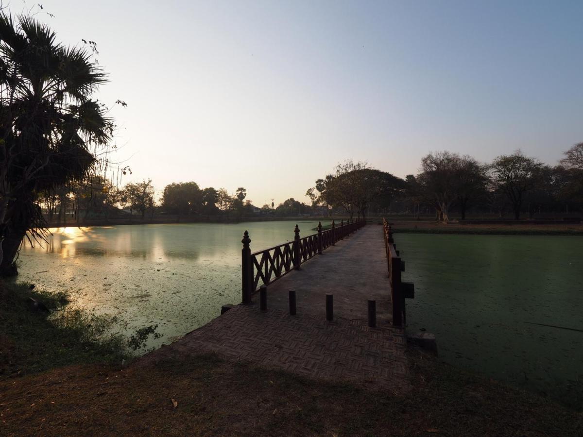 Baansuk Sukhothai Resort Exteriör bild
