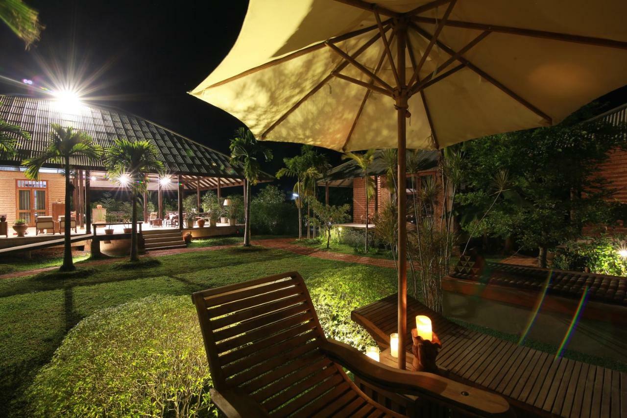 Baansuk Sukhothai Resort Exteriör bild